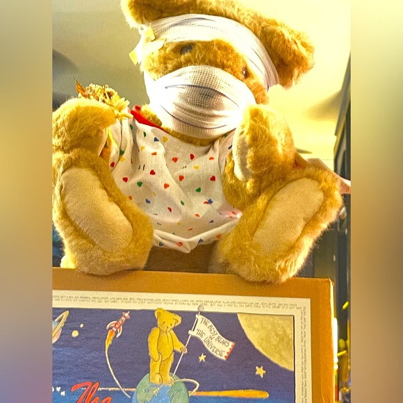 1992 Vermont Teddy Bear Get Well Soon Hospital Gown Tags Camel Brown
Jointed - Picture 6 of 9